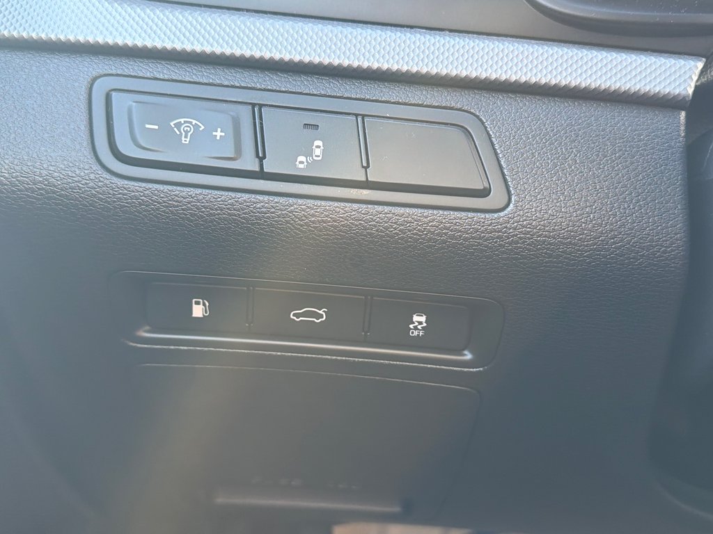 2018 Hyundai Sonata GL in Miramichi, New Brunswick - 4 - w1024h768px