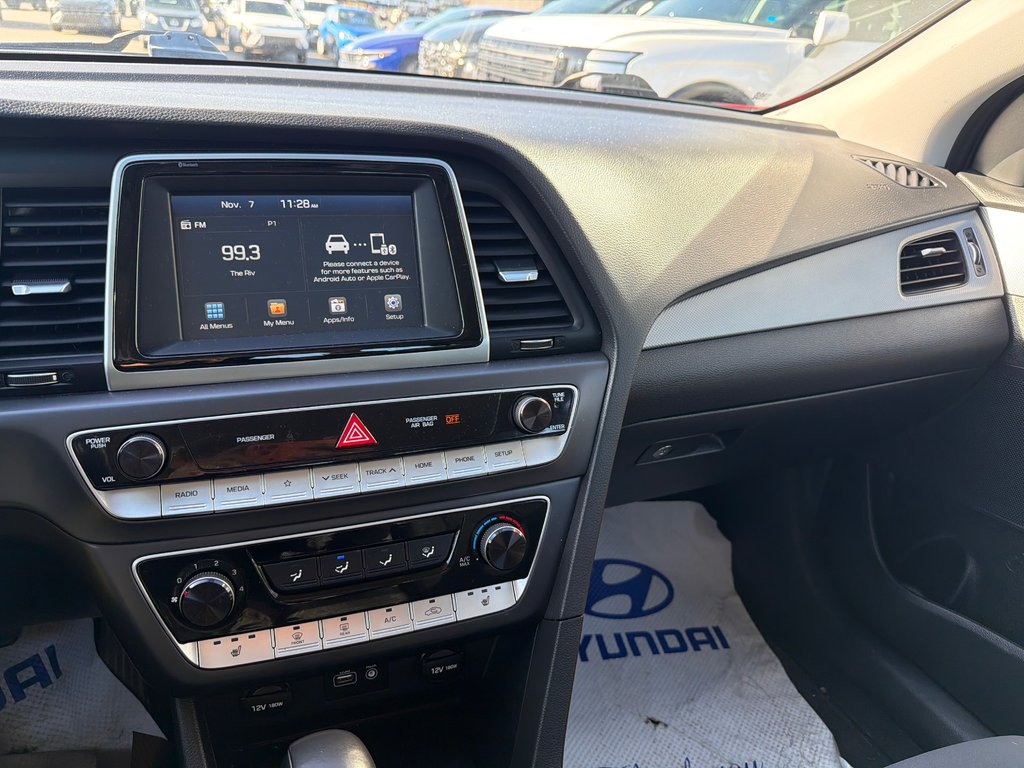 2018 Hyundai Sonata GL in Miramichi, New Brunswick - 5 - w1024h768px