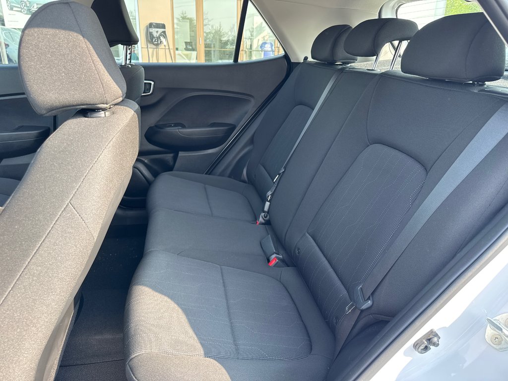 2022 Hyundai Venue Essential in Miramichi, New Brunswick - 10 - w1024h768px