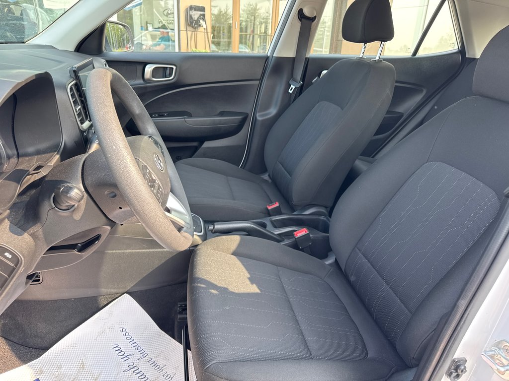 2022 Hyundai Venue Essential in Miramichi, New Brunswick - 9 - w1024h768px