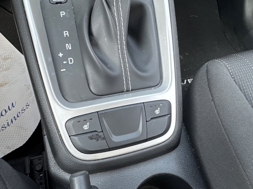 2022 Hyundai Venue Essential in Miramichi, New Brunswick - 8 - w1024h768px