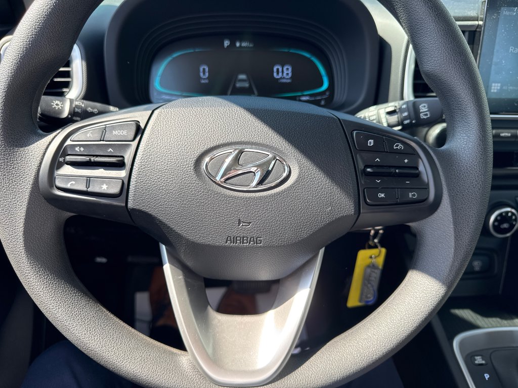 2024 Hyundai Venue Essential in Miramichi, New Brunswick - 4 - w1024h768px