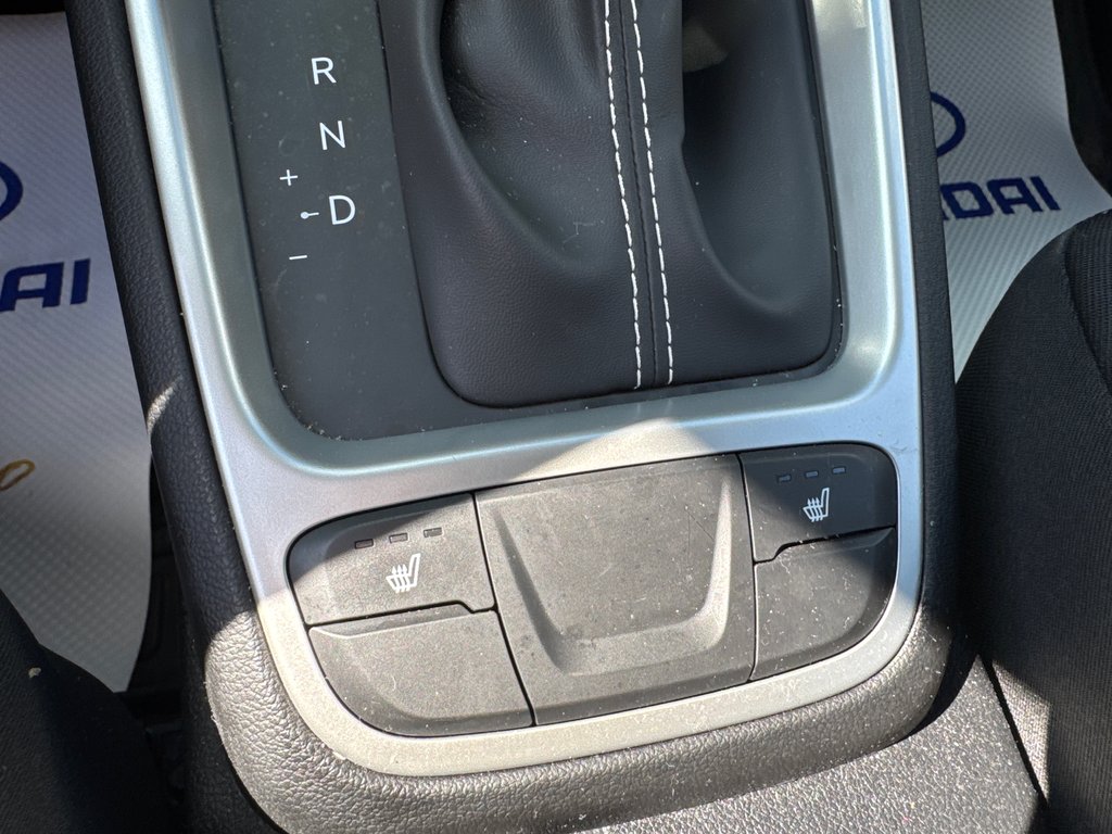 2024 Hyundai Venue Essential in Miramichi, New Brunswick - 8 - w1024h768px