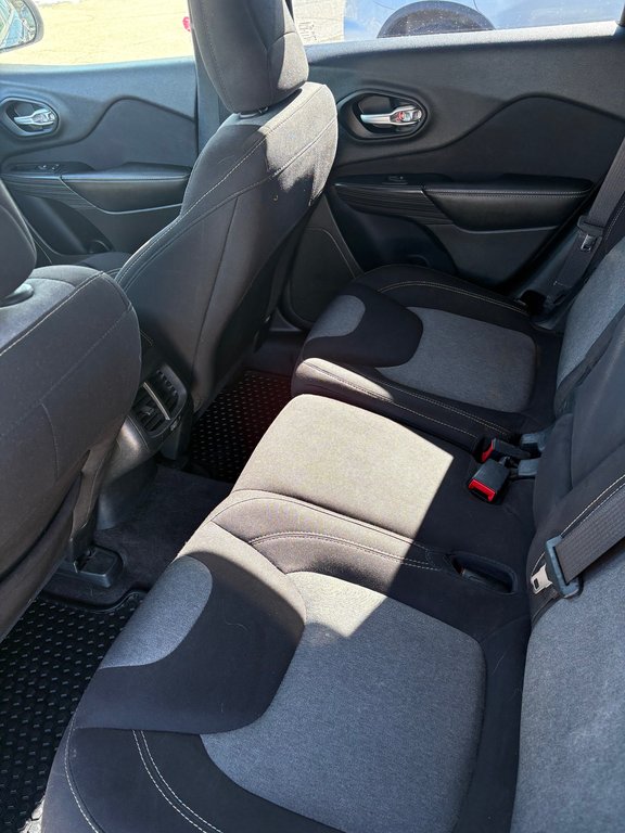 2016 Jeep Cherokee Sport in Miramichi, New Brunswick - 8 - w1024h768px