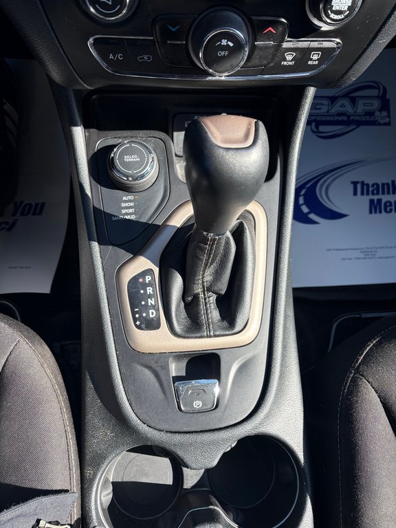 2016 Jeep Cherokee Sport in Miramichi, New Brunswick - 7 - w1024h768px