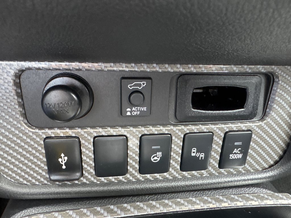 2019 Mitsubishi OUTLANDER PHEV in Miramichi, New Brunswick - 8 - w1024h768px
