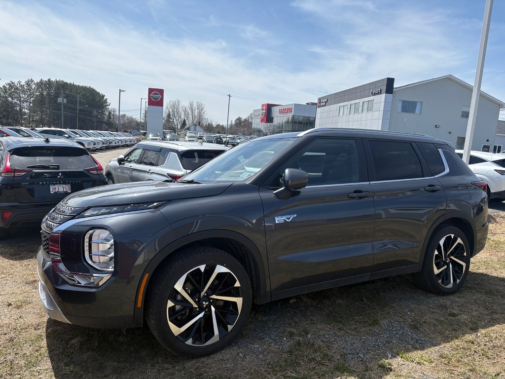 2024 Mitsubishi Outlander Plug-In Hybrid SEL in Miramichi, New Brunswick - 11 - w1024h768px