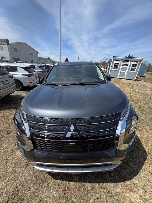 2024 Mitsubishi Outlander Plug-In Hybrid SEL in Miramichi, New Brunswick - 10 - w1024h768px