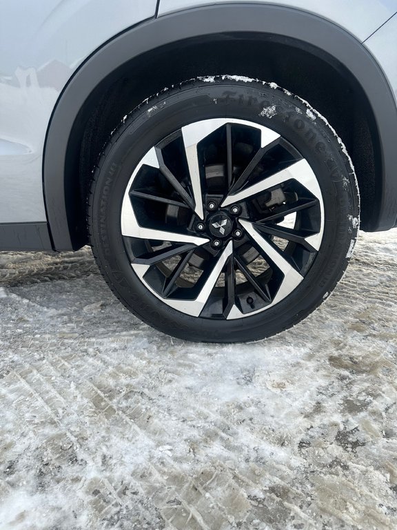 Mitsubishi Outlander LE Premium 2022 à Miramichi, Nouveau-Brunswick - 9 - w1024h768px