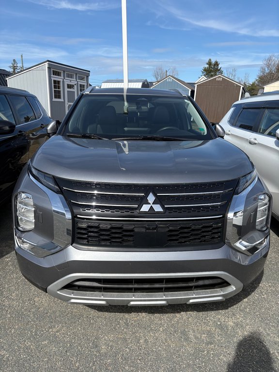Mitsubishi Outlander LE Premium 2022 à Miramichi, Nouveau-Brunswick - 8 - w1024h768px