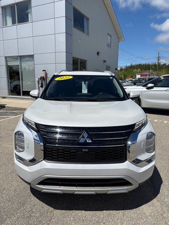 2022 Mitsubishi Outlander LE Premium in Miramichi, New Brunswick - 1 - w1024h768px