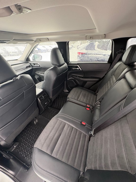 2024 Mitsubishi Outlander LE in Miramichi, New Brunswick - 7 - w1024h768px