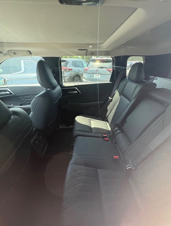 2026 Mitsubishi Outlander SEL in Miramichi, New Brunswick - 3 - w1024h768px