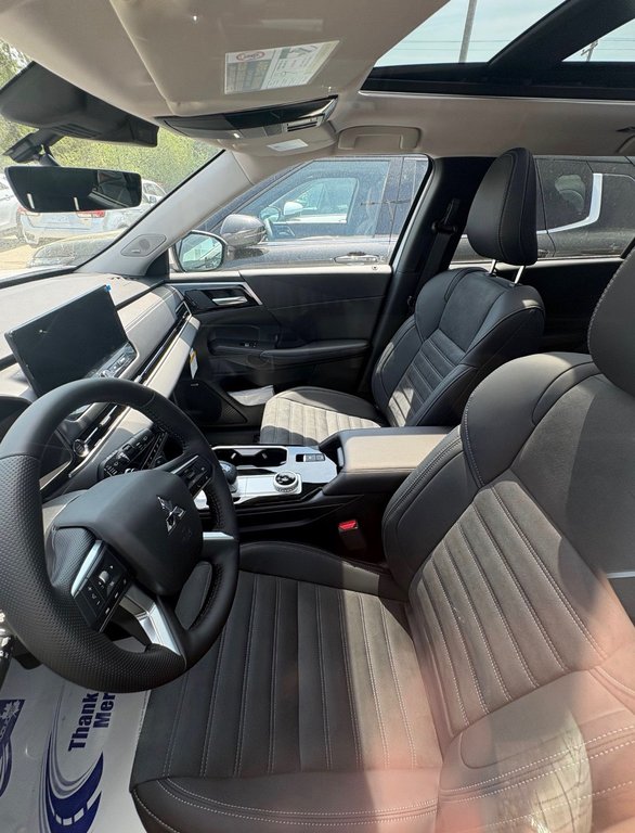 2026 Mitsubishi Outlander LE in Miramichi, New Brunswick - 2 - w1024h768px