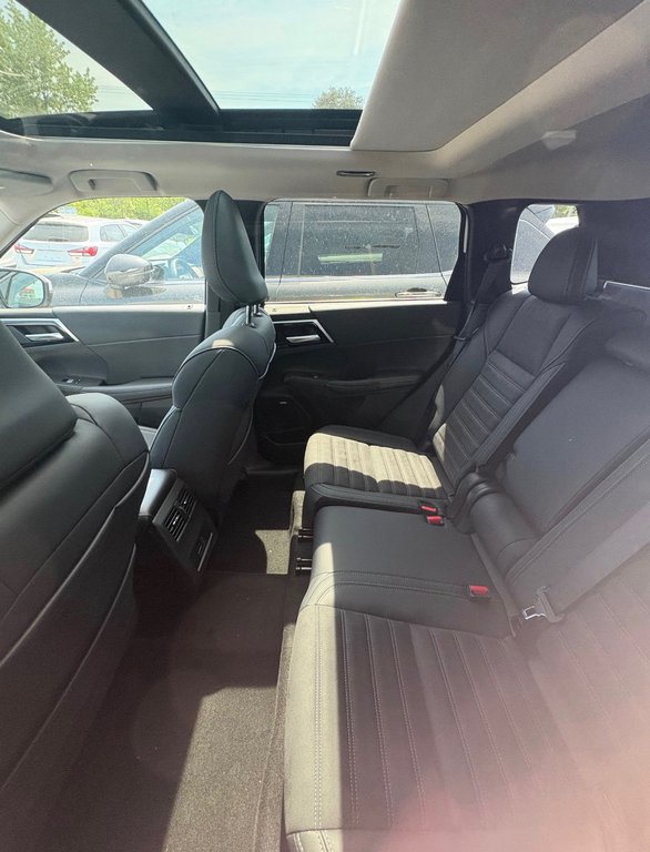 2026 Mitsubishi Outlander LE in Miramichi, New Brunswick - 3 - w1024h768px