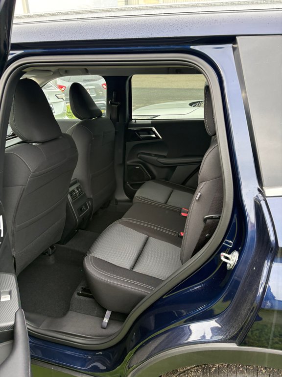 2026 Mitsubishi Outlander SE in Miramichi, New Brunswick - 3 - w1024h768px