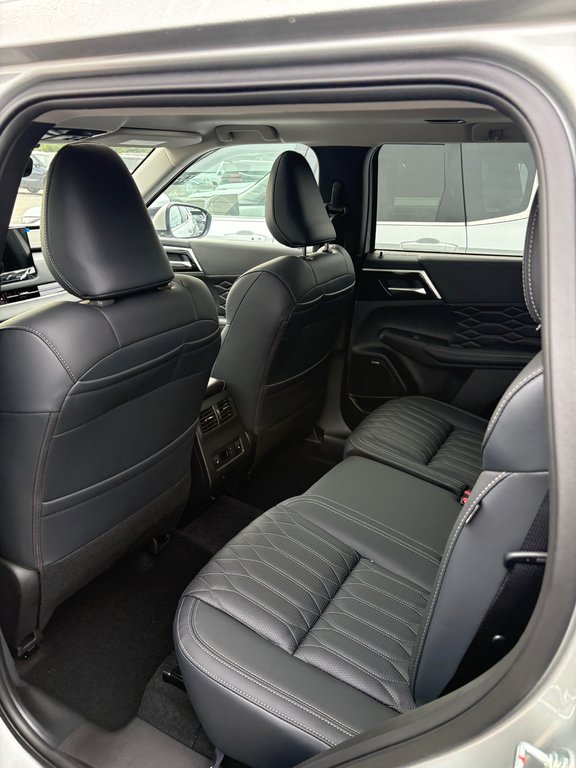2026 Mitsubishi Outlander SEL in Miramichi, New Brunswick - 3 - w1024h768px