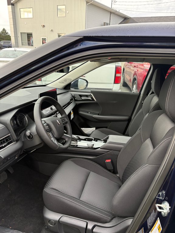 2026 Mitsubishi Outlander ES in Miramichi, New Brunswick - 2 - w1024h768px