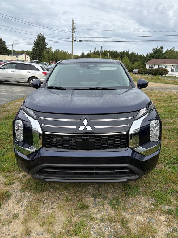 2026 Mitsubishi Outlander ES in Miramichi, New Brunswick - 1 - w1024h768px