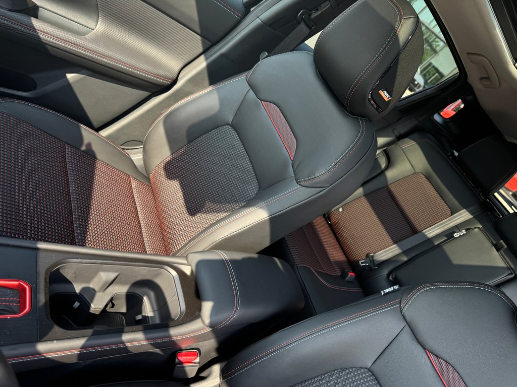 2025 Nissan Kicks SR in Miramichi, New Brunswick - 8 - w1024h768px
