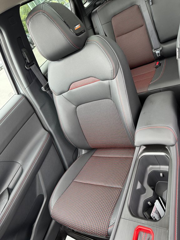 2025 Nissan Kicks SR in Miramichi, New Brunswick - 8 - w1024h768px