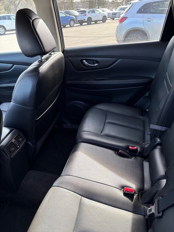 Nissan Rogue SV 2016 à Miramichi, Nouveau-Brunswick - 9 - w1024h768px