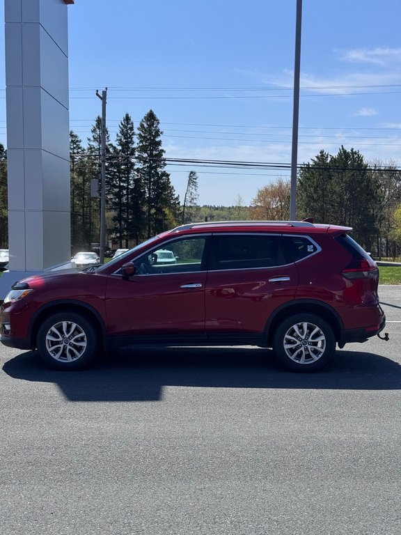 2018 Nissan Rogue SV in Miramichi, New Brunswick - 4 - w1024h768px
