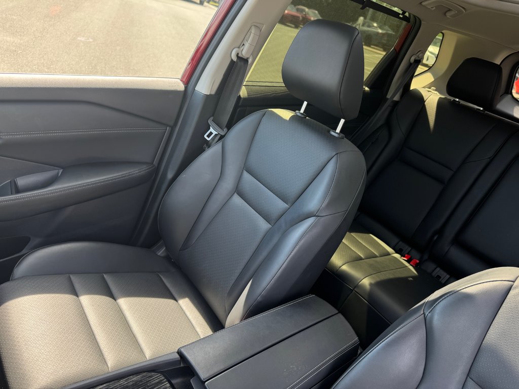 2024 Nissan Rogue SV Moonroof in Miramichi, New Brunswick - 7 - w1024h768px