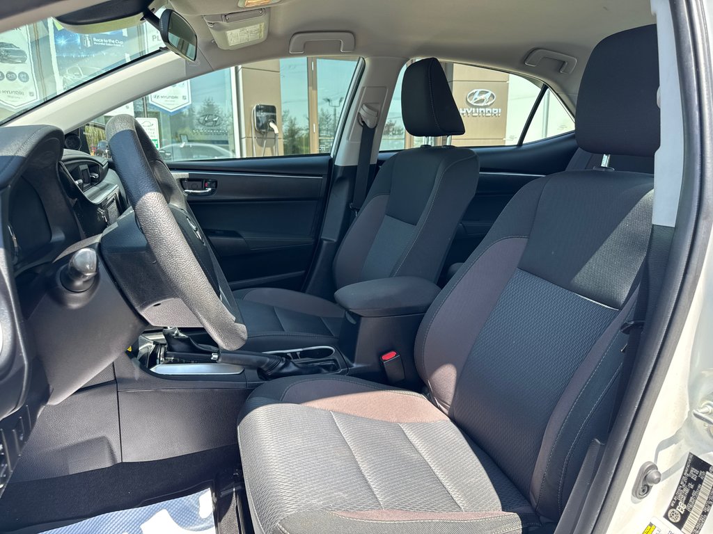 2018 Toyota Corolla in Miramichi, New Brunswick - 10 - w1024h768px