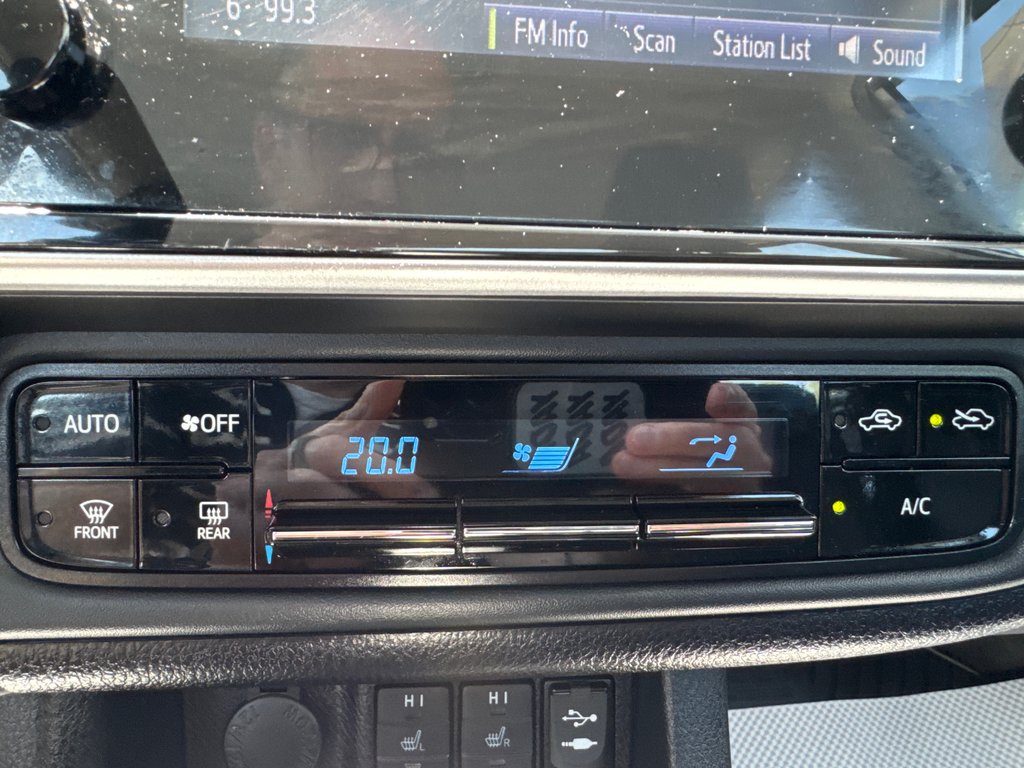 2018 Toyota Corolla in Miramichi, New Brunswick - 7 - w1024h768px