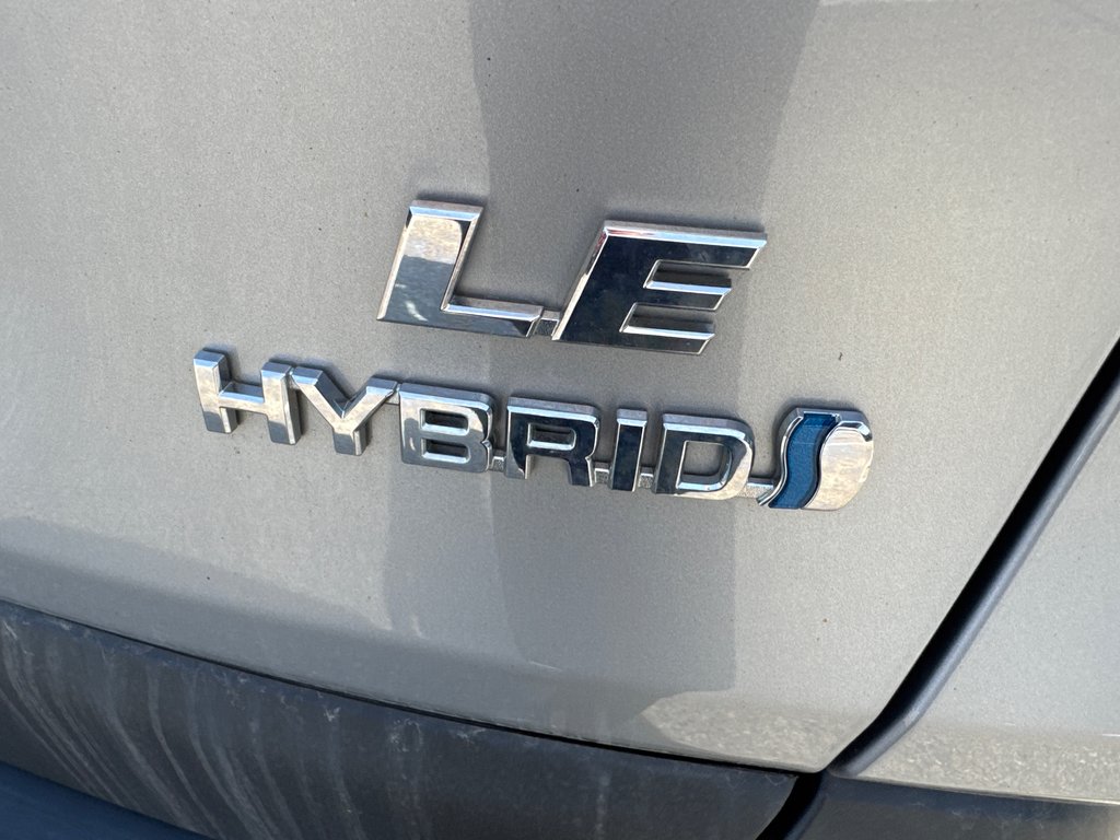 Toyota RAV4 Hybrid LE 2020 à Miramichi, Nouveau-Brunswick - 12 - w1024h768px