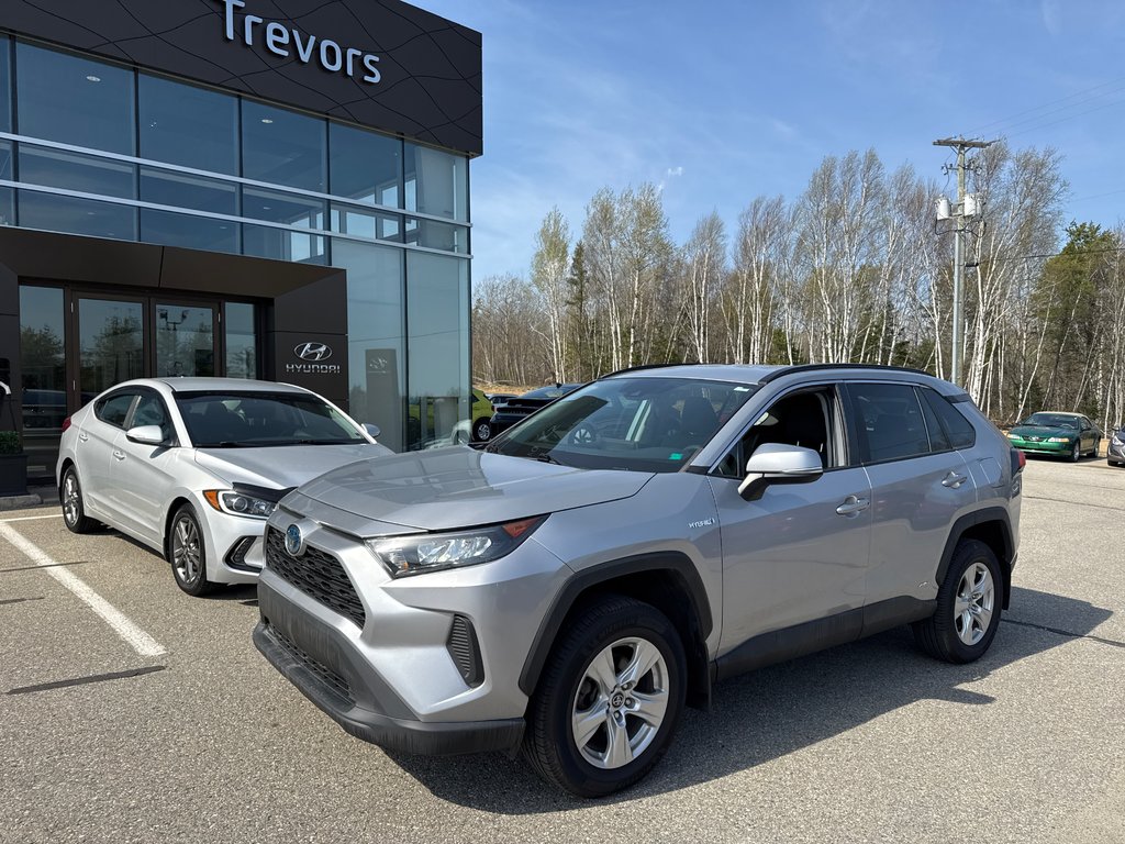 Toyota RAV4 Hybrid LE 2020 à Miramichi, Nouveau-Brunswick - 1 - w1024h768px