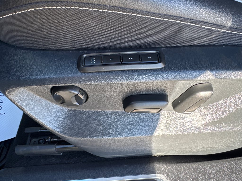 2021 Volkswagen Tiguan Highline in Miramichi, New Brunswick - 12 - w1024h768px