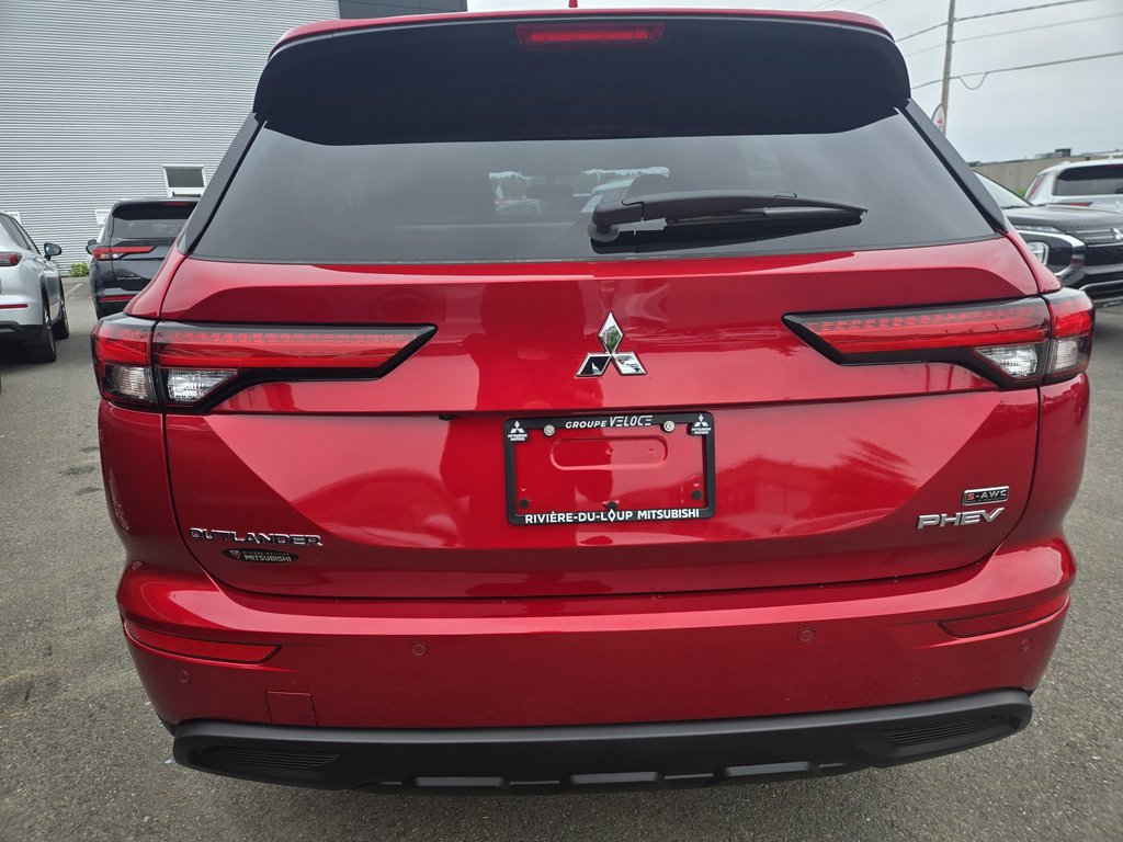 2025 Mitsubishi Outlander Plug-In Hybrid ES in Riviere-du-Loup, Quebec - 4 - w1024h768px