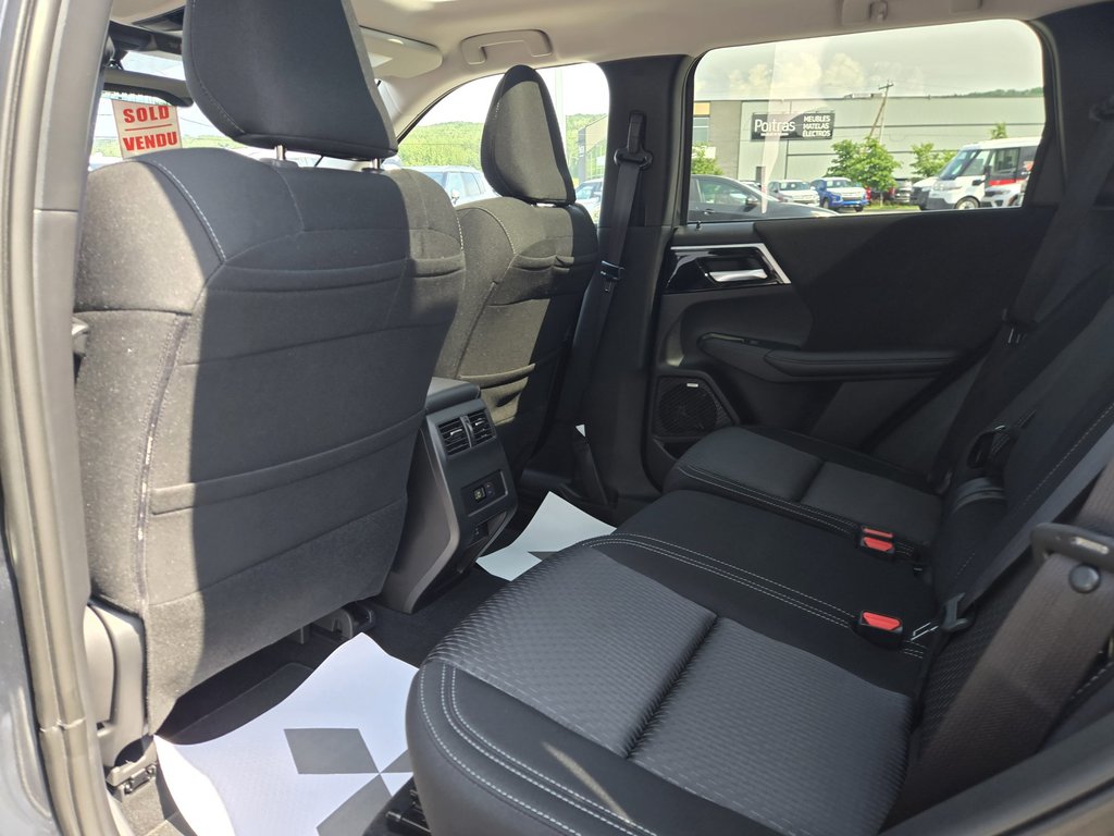 Mitsubishi Outlander SE 2025 à Rivière-du-Loup, Québec - 8 - w1024h768px