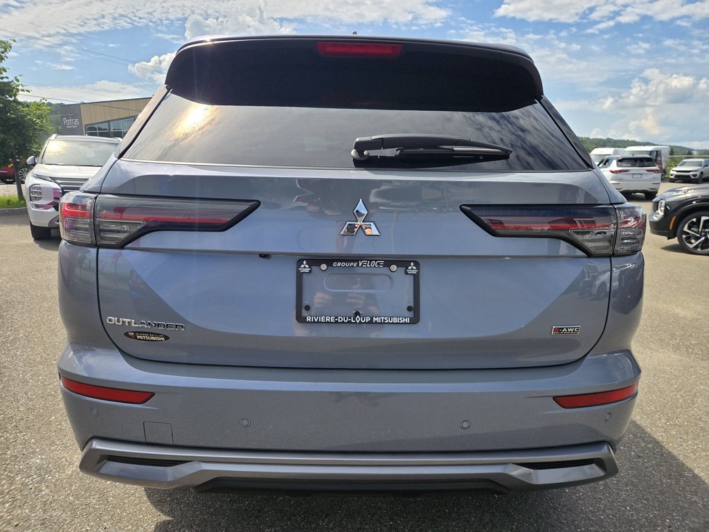 Mitsubishi Outlander  2025 à Rivière-du-Loup, Québec - 2 - w1024h768px