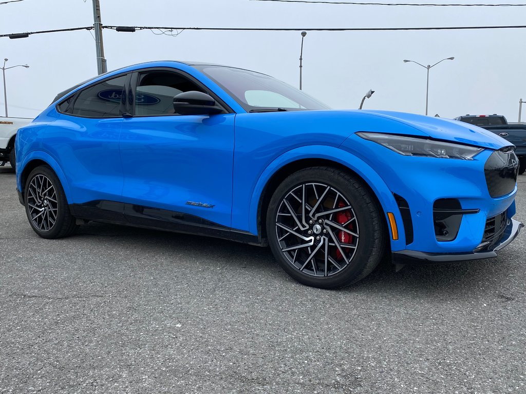 2022 Ford Mustang MACH-E GT Performance AWD in Matane, Quebec - 3 - w1024h768px