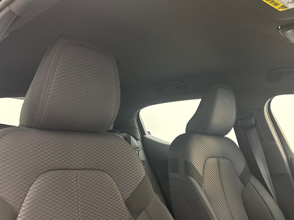 Polestar 2 BASE 2022 à Brossard, Québec - 10 - w1024h768px