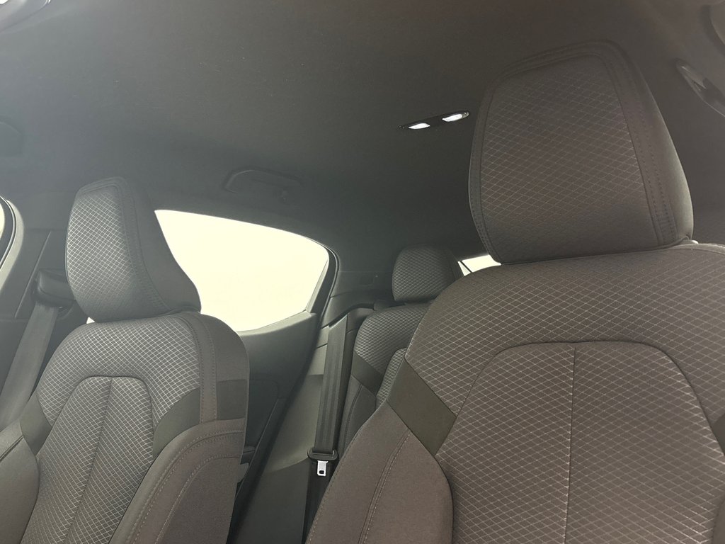 Polestar 2 BASE 2022 à Brossard, Québec - 9 - w1024h768px