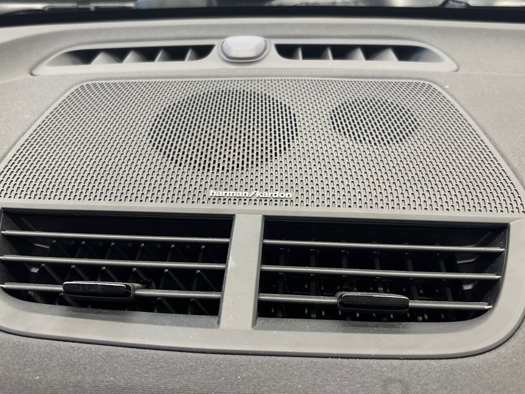 2022 Polestar 2 BASE in Laval, Quebec - 14 - w1024h768px
