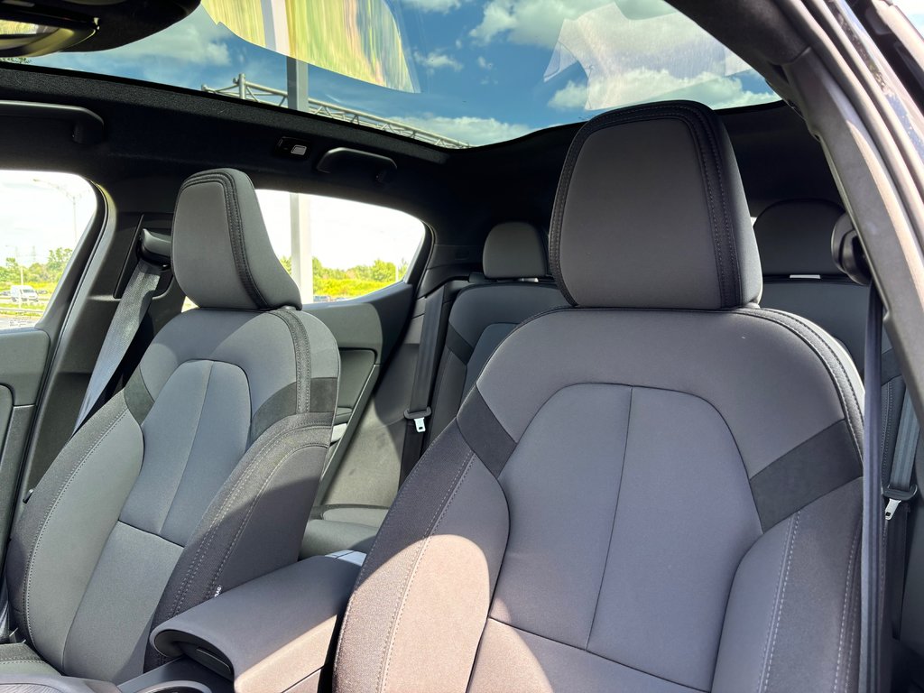 Polestar 2 Plus 2024 à Laval, Québec - 4 - w1024h768px