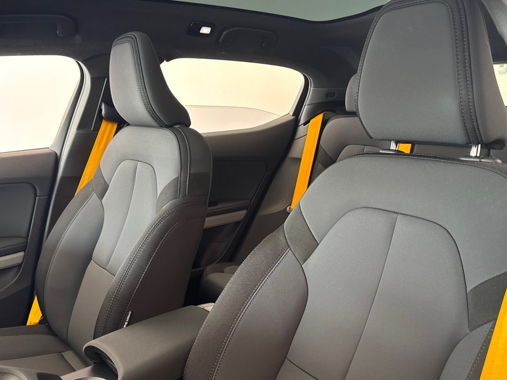 2024 Polestar 2 Performance Plus in Laval, Quebec - 9 - w1024h768px