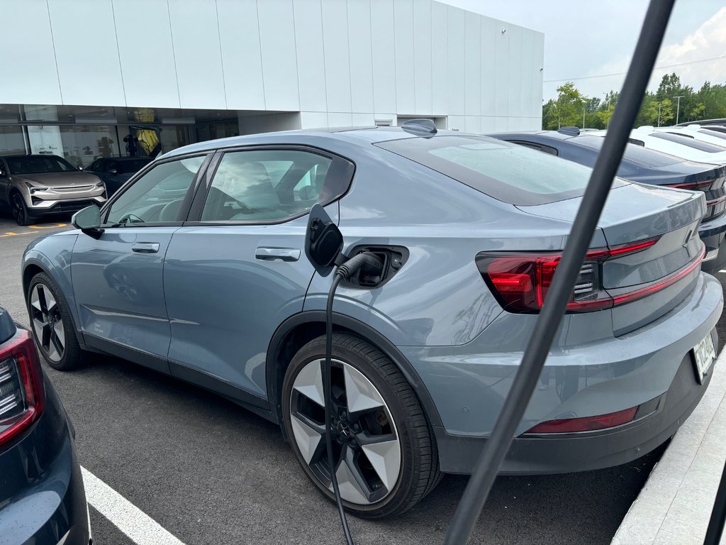 Polestar 2 Plus 2024 à Laval, Québec - 4 - w1024h768px