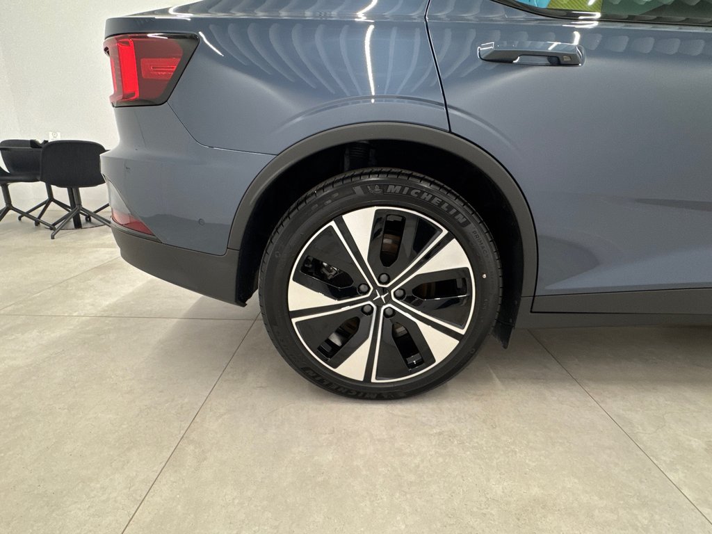 Polestar 2 Plus 2024 à Laval, Québec - 13 - w1024h768px