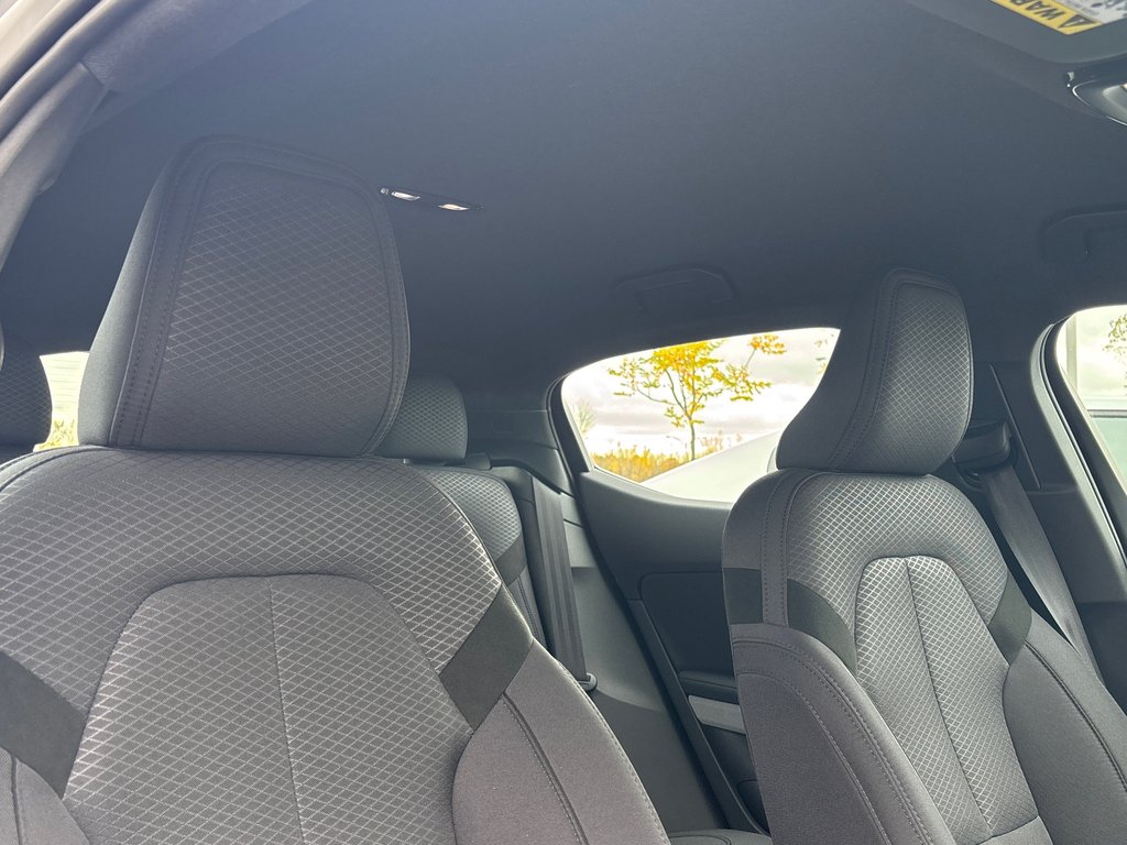 Polestar 2 BASE 2024 à Laval, Québec - 11 - w1024h768px