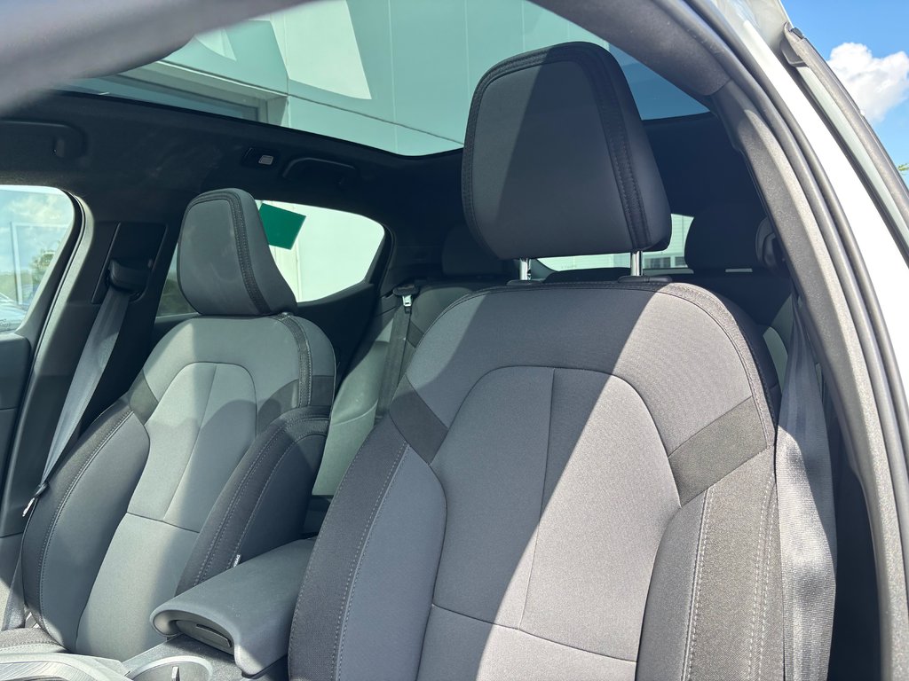 Polestar 2 Plus 2024 à Laval, Québec - 5 - w1024h768px