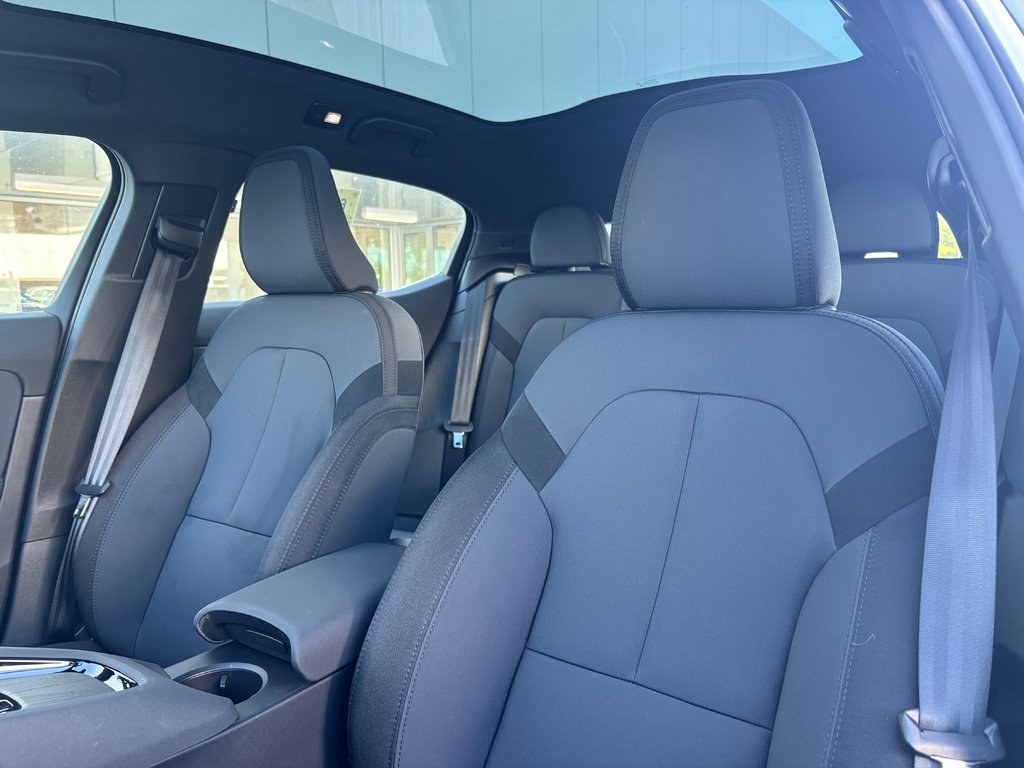 2025 Polestar 2 BASE in Laval, Quebec - 4 - w1024h768px
