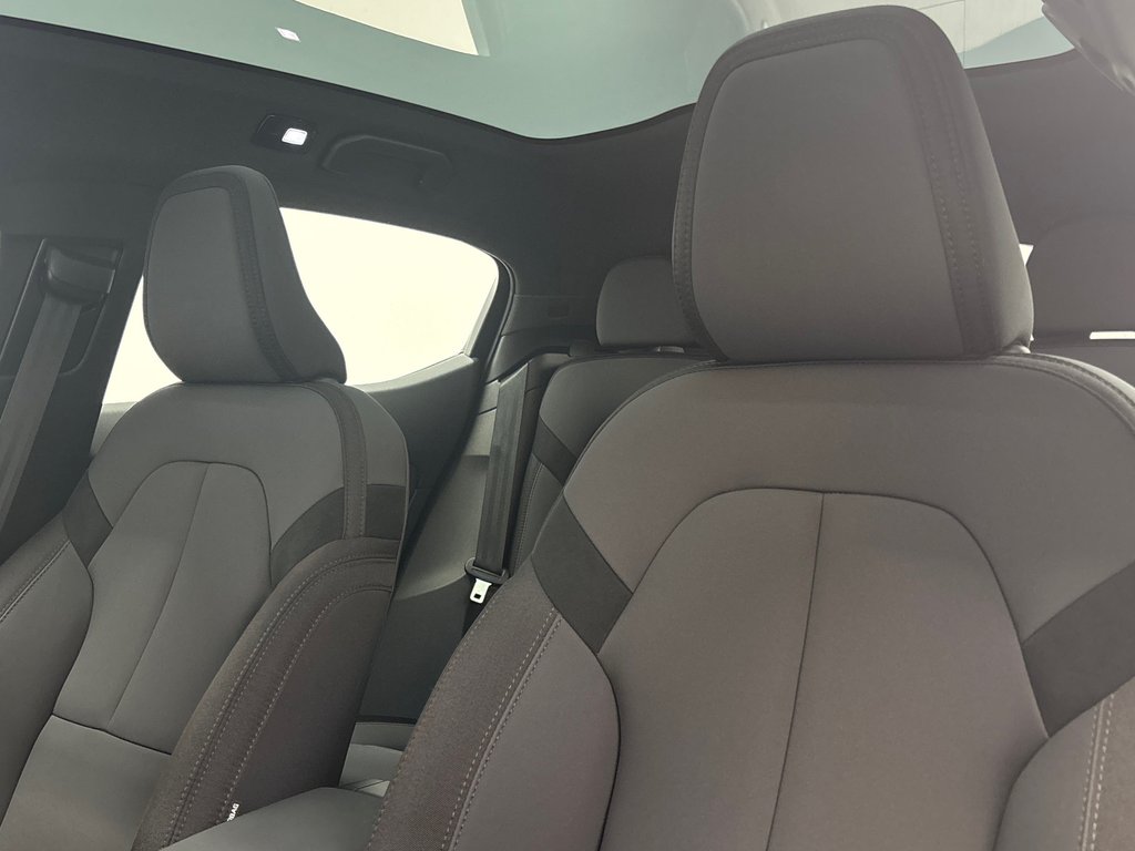 2025 Polestar 2 BASE in Laval, Quebec - 12 - w1024h768px