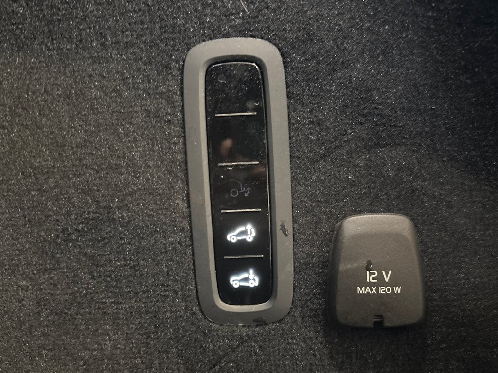 2025 Polestar 3 Performance Launch Edition in Brossard, Quebec - 10 - w1024h768px