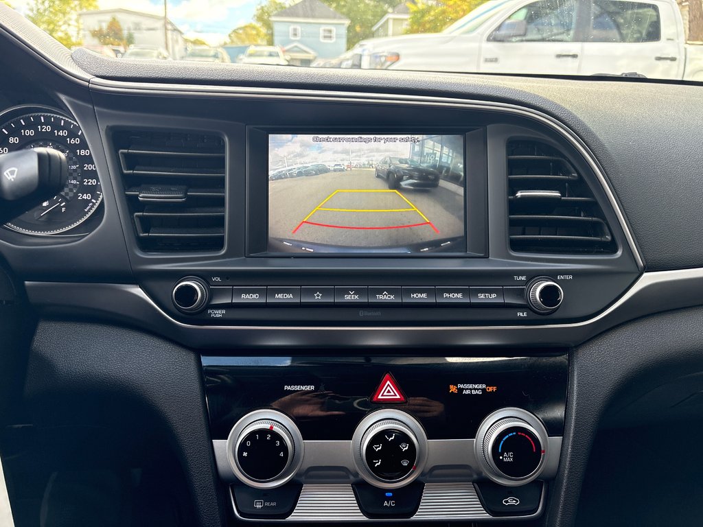 2019 Hyundai Elantra Preferred in Sydney, Nova Scotia - 11 - w1024h768px